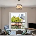 Latitude -Kirribilli Apartment Opera House Views
